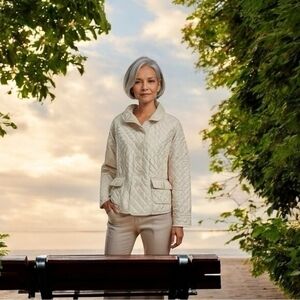 VAN HEUSEN Womens Beige Quilted Puffer Jacket Size M Button Front Lightweight VG